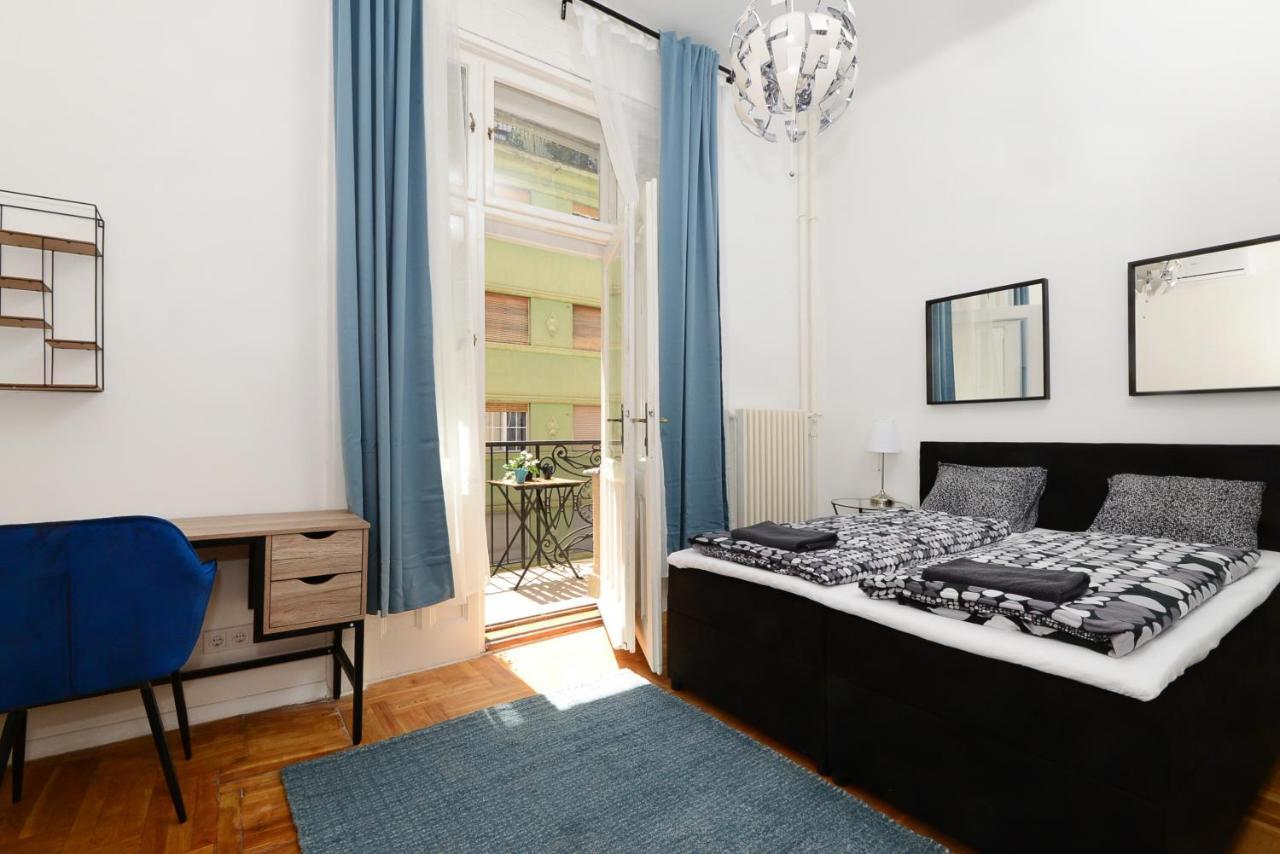 Akacfa 7 City Center Beautiful Apartment — Photos 1