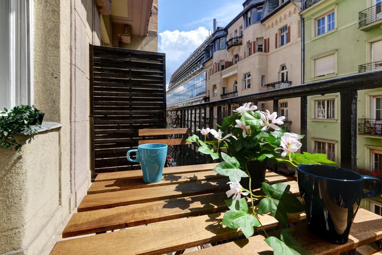 Akacfa 7 City Center Beautiful Apartment, Budapest